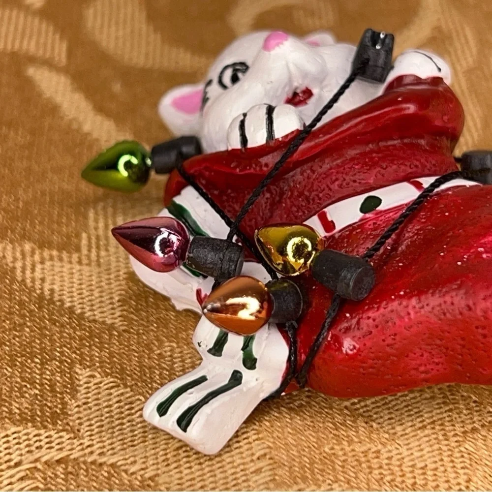 VINTAGE CAT CHRISTMAS BROOCH PIN HOLIDAY KITSCH